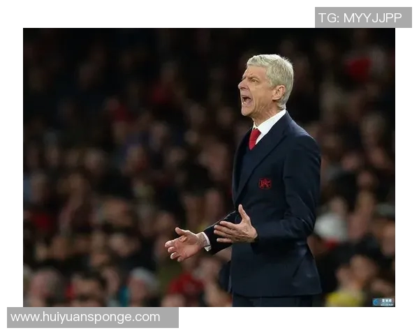 足球明星托雷斯参赛证挂件独特设计再现经典瞬间展现足球精神